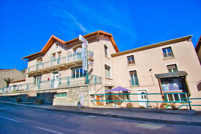 Maison à vendre à Belcaire, Aude, Languedoc-Roussillon, avec Leggett Immobilier