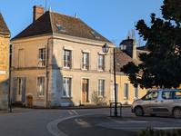 Maison à vendre à Igé, Orne - 75.900 € - photo 1