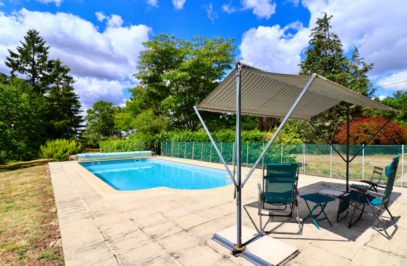 French property for sale in Montbron, Charente - €318,000 - photo 3