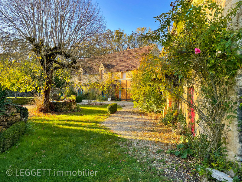 French property for sale in Sainte-Mondane, Dordogne - &#8364;865,000 - photo 2