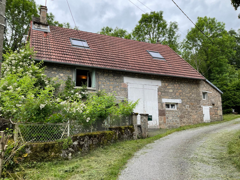 French property for sale in Vallière, Creuse - €149,330 - photo 2