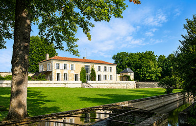 French property for sale in Angoulême, Charente - €2,420,000 - photo 1