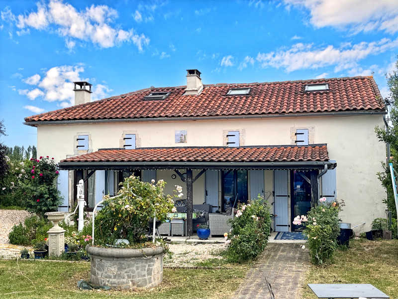 Propriété à vendre à Saint-Georges-des-Agoûts, Charente-Maritime - 282 480 €