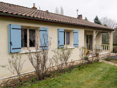 Maison à vendre à Les Salles-Lavauguyon, Haute-Vienne, Limousin, avec Leggett Immobilier