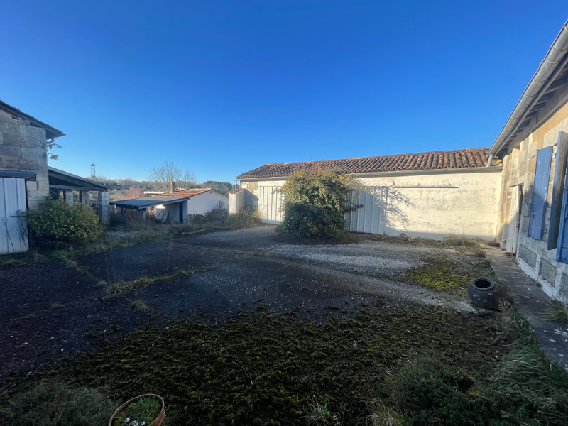 French property for sale in Montlieu-la-Garde, Charente-Maritime - €130,800 - photo 5
