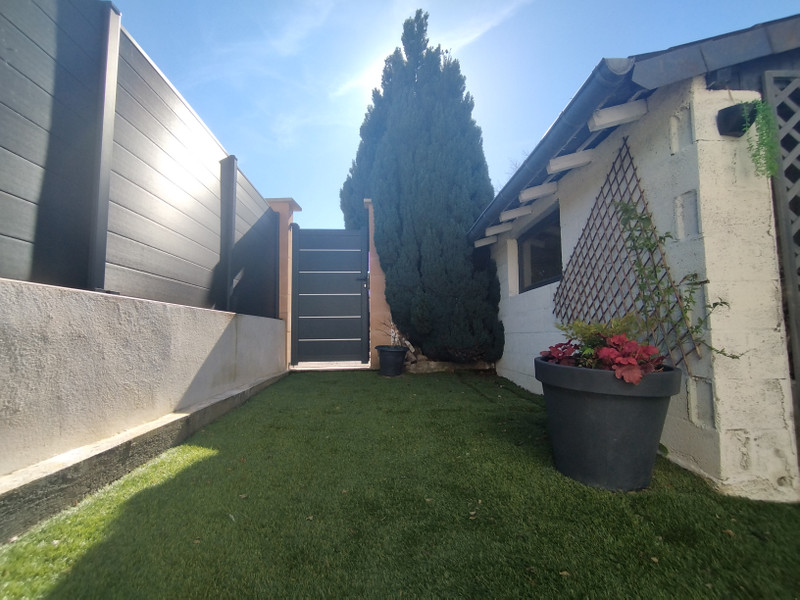 French property for sale in Saint-Sulpice-les-Feuilles, Haute-Vienne - €68,600 - photo 9