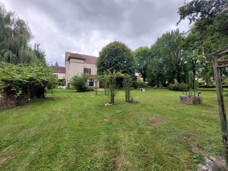 French property for sale in Noyers, Yonne - €399,000 - photo 2
