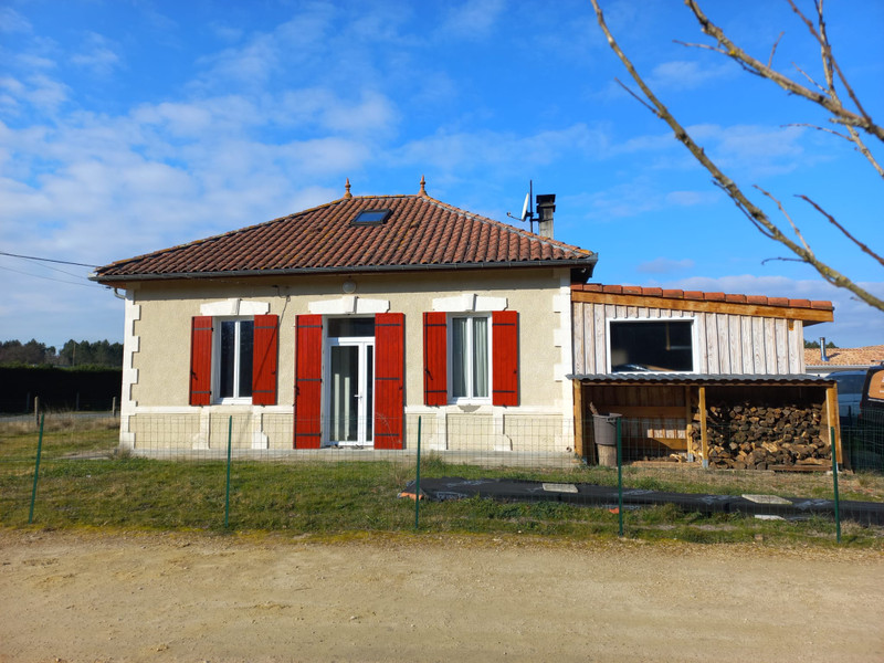 House for sale in ParentisenBorn Landes Threebedroom house and