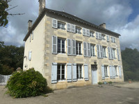 Propriété à vendre à Gençay, Vienne - 430 000 € - photo n°1