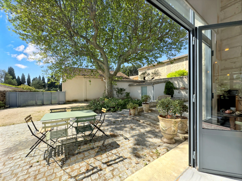 French property for sale in Maussane-les-Alpilles, Bouches-du-Rhône - €1,385,000 - photo 1