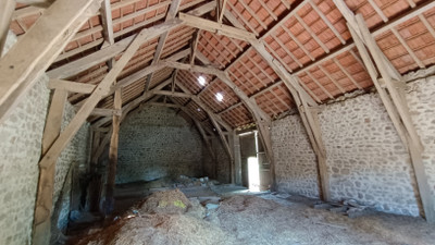 French property for sale in Auzances, Creuse - €119,900 - photo 6