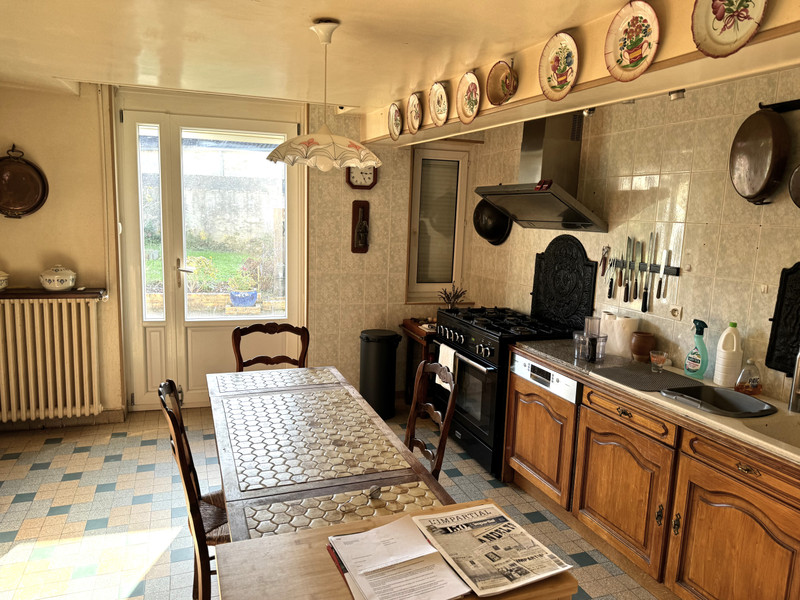 French property for sale in Gisors, Eure - €338,200 - photo 2