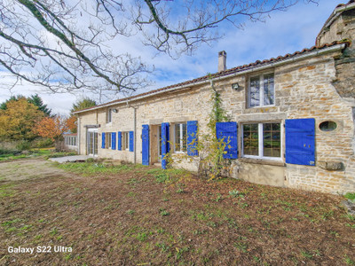 French property for sale in Chassiecq, Charente - €178,000 - photo 1
