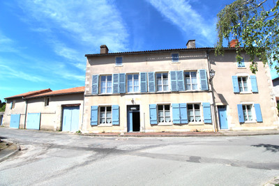 Maison à vendre à Saint-Savin, Vienne, Poitou-Charentes, avec Leggett Immobilier