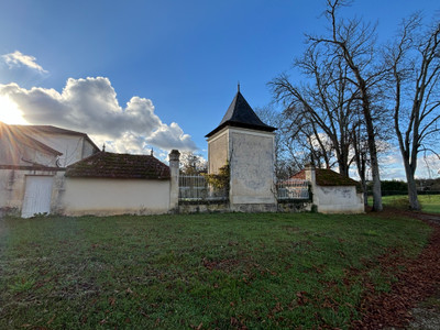 French property for sale in Cherves-Richemont, Charente - €698,250 - photo 4