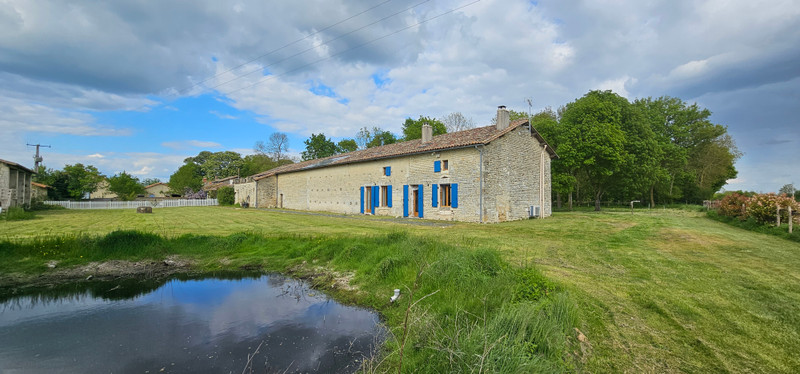 French property for sale in Brûlain, Deux-Sèvres - €499,900 - photo 2