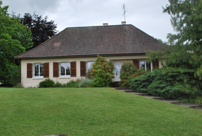 Maison à vendre à Nouic, Haute-Vienne, Limousin, avec Leggett Immobilier