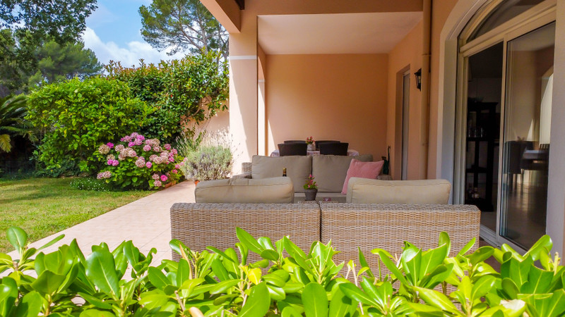 French property for sale in Mougins, Alpes-Maritimes - &#8364;579,000 - photo 2