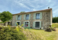 Propriété à vendre à Royère-de-Vassivière, Creuse - 299 600 € - photo n°1