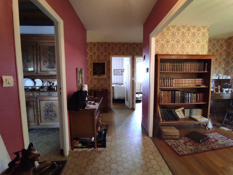 House for sale in ChampagneMouton Charente Village house with 5