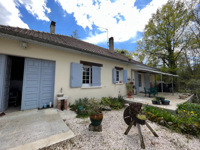 Maison à vendre à Saint-Martial-de-Valette, Dordogne, Aquitaine, avec Leggett Immobilier