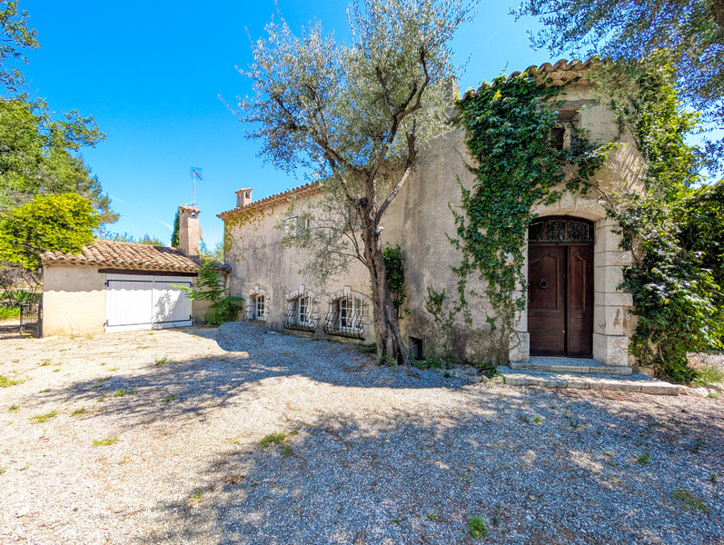 French property for sale in Carros, Alpes-Maritimes - €895,000 - photo 4