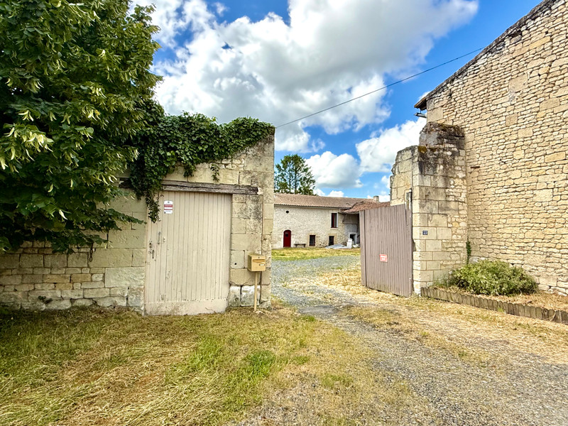 French property for sale in Mouterre-Silly, Vienne - €139,000 - photo 1