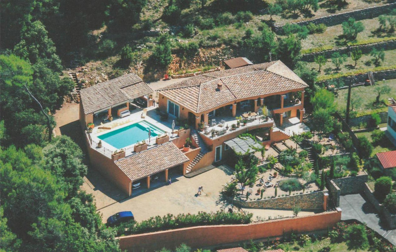 French property for sale in Flayosc, Var - €785,000 - photo 4