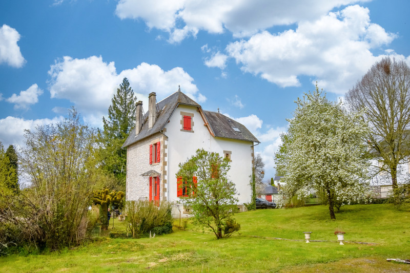 French property for sale in Maussac, Corrèze - €318,000 - photo 2