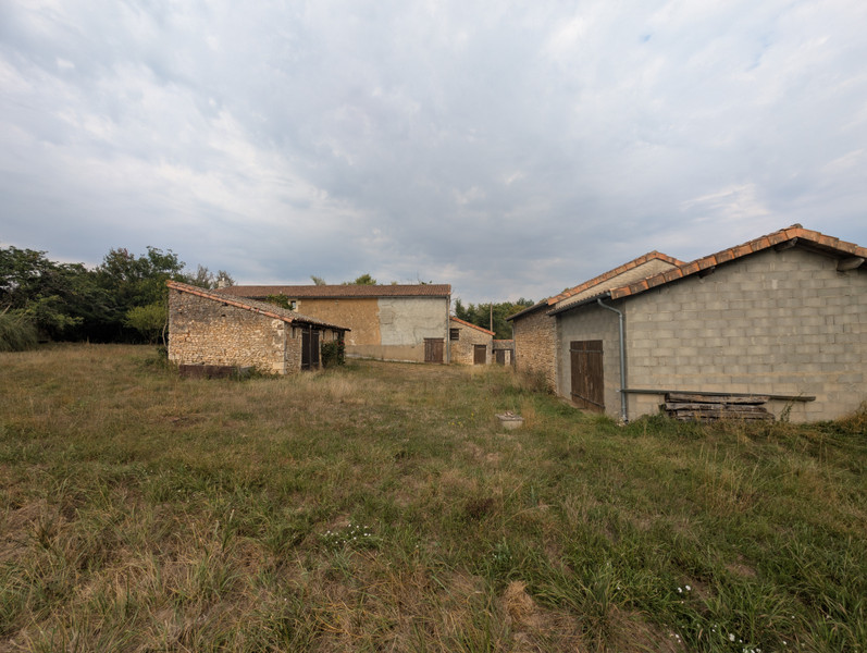 French property for sale in Anché, Vienne - €72,000 - photo 13