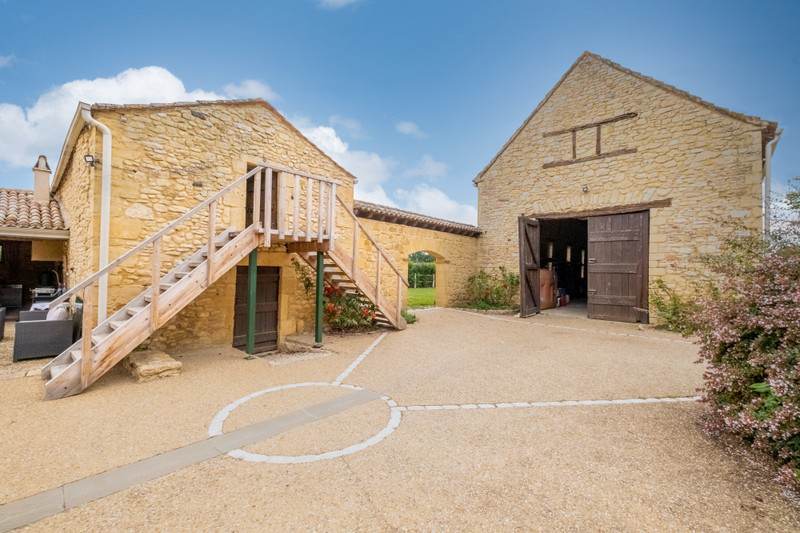 House for sale in Le BuissondeCadouin Dordogne Black Périgord