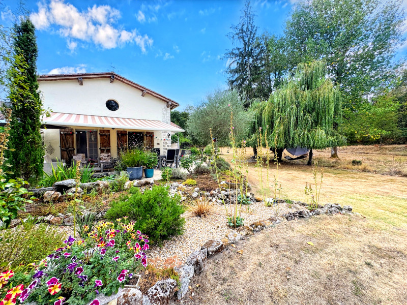 French property for sale in Bardenac, Charente - €410,000 - photo 0