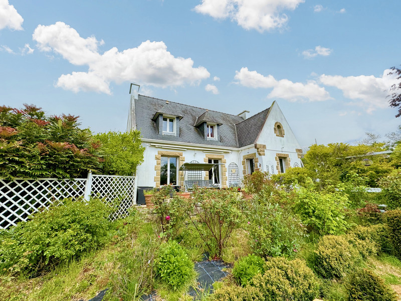 French property for sale in Spézet, Finistère - €339,200 - photo 2