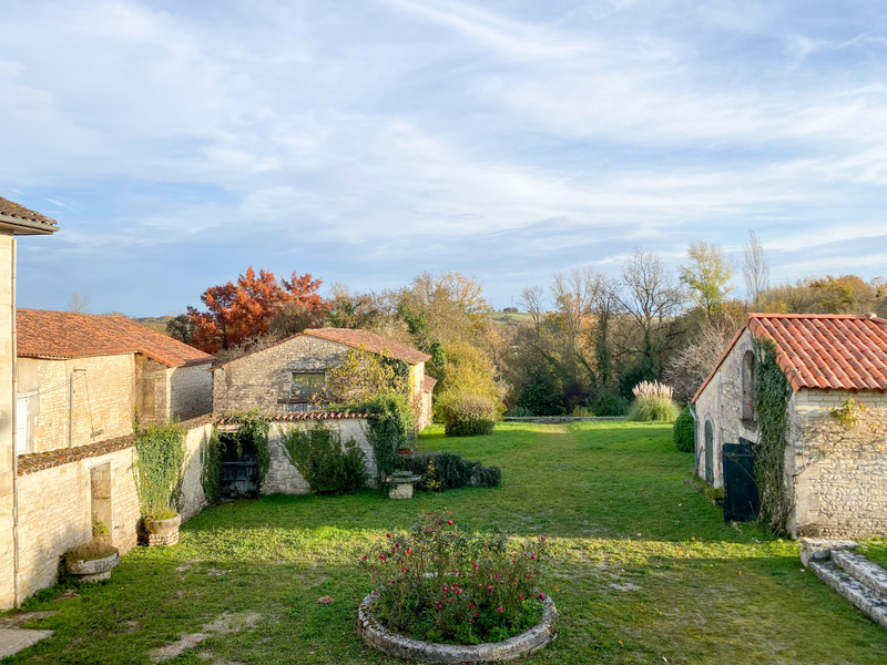 French property for sale in Mansle, Charente - €244,980 - photo 2