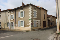 Propriété à vendre à Verteuil-sur-Charente, Charente - 66 600 € - photo n°1