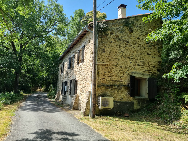 Propriété à vendre à Saint-Pons-de-Thomières, Hérault - 155 000 €