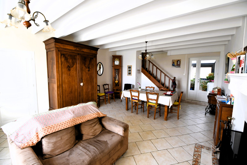 French property for sale in Benon, Charente-Maritime - €425,531 - photo 4
