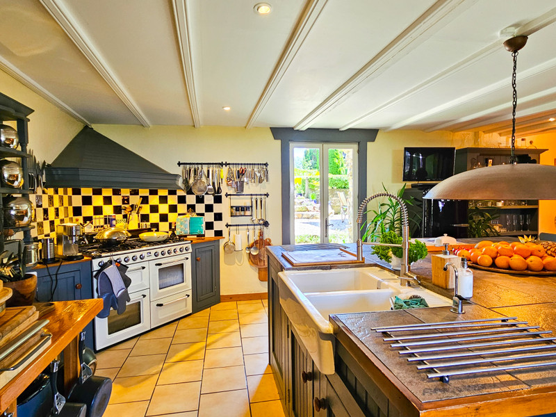 French property for sale in Saint-Servais, Côtes-d'Armor - €378,420 - photo 3