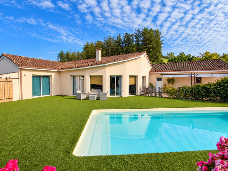 French property for sale in Grignols, Dordogne - €382,000 - photo 2