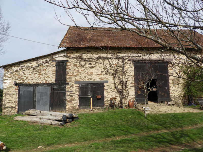 House for sale in Montgibaud Corrèze Lovely original farmhouse with