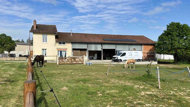 French property for sale in Val d'Issoire, Haute-Vienne - €224,700 - photo 1