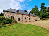 Maison à vendre à Saint-Pierre-des-Landes, Mayenne - 362 000 € - photo 1