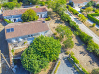 Maison à vendre à Brie, Charente - 276.000 € - photo 2