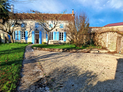 French property for sale in Bresdon, Charente-Maritime - €258,500 - photo 1