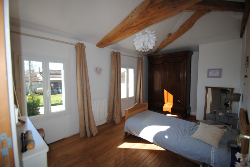 House in SaintÉmilion Gironde Lovely stone house. Master suite on