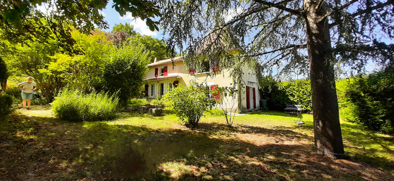 Maison à vendre à Champagne-et-Fontaine, Dordogne - 194 400 € - photo 1