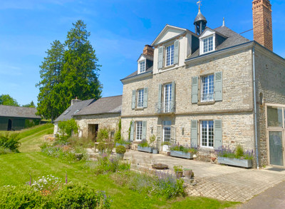 Stunning 6-bedroom Manor house set in 37 acres, with lake, gite and outbuildings  - Beautiful panoramic views