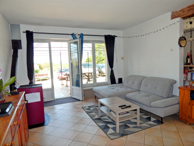 French property for sale in Villebois-Lavalette, Charente - €130,000 - photo 3