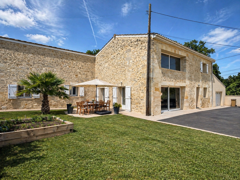 French property for sale in La Lande-de-Fronsac, Gironde - €549,000 - photo 1