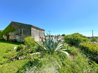 Maison à vendre à Fontaine-Chalendray, Charente-Maritime - 195.000 € - photo 4